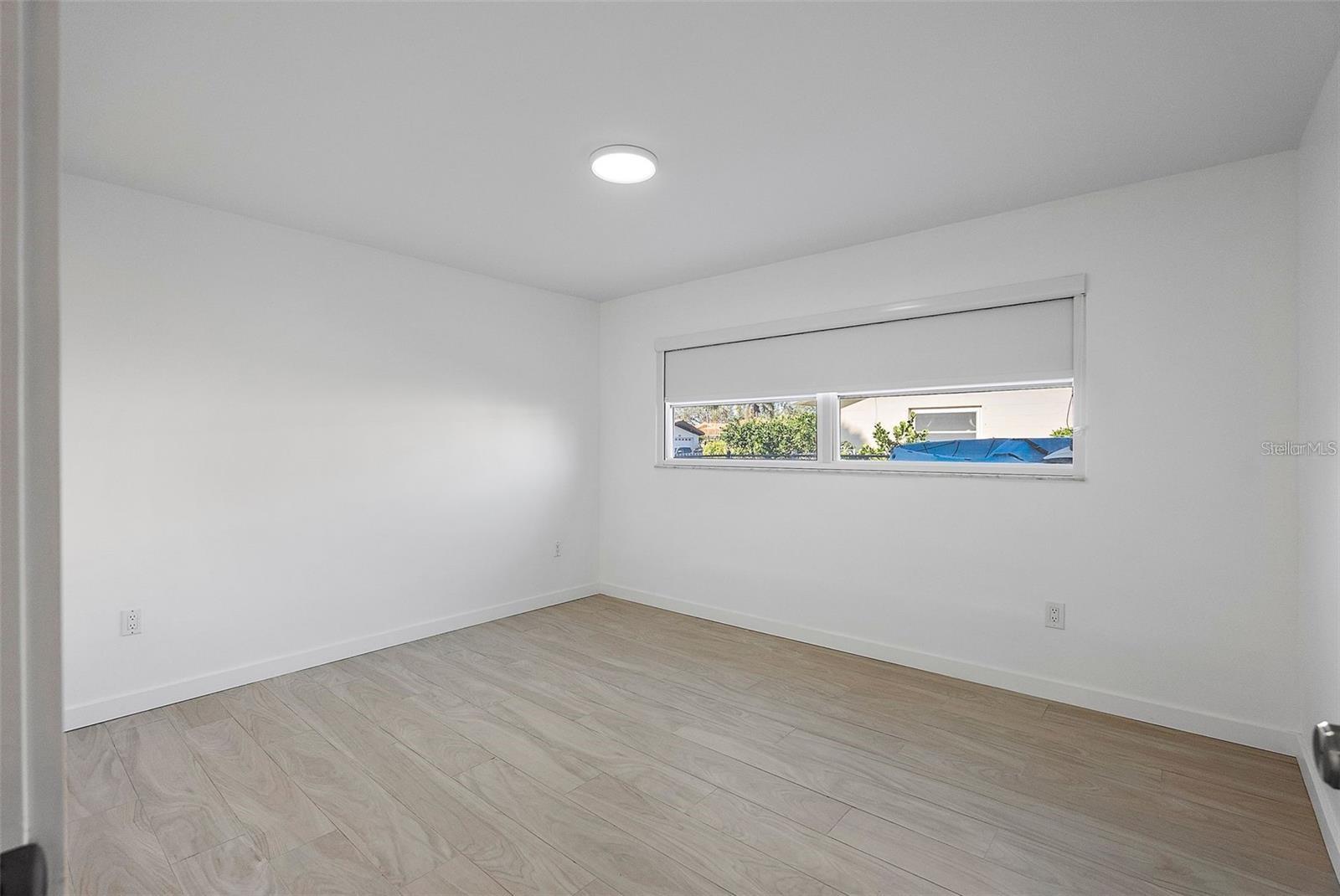 Listing photo id 24 for 1984 Kansas Avenue Ne