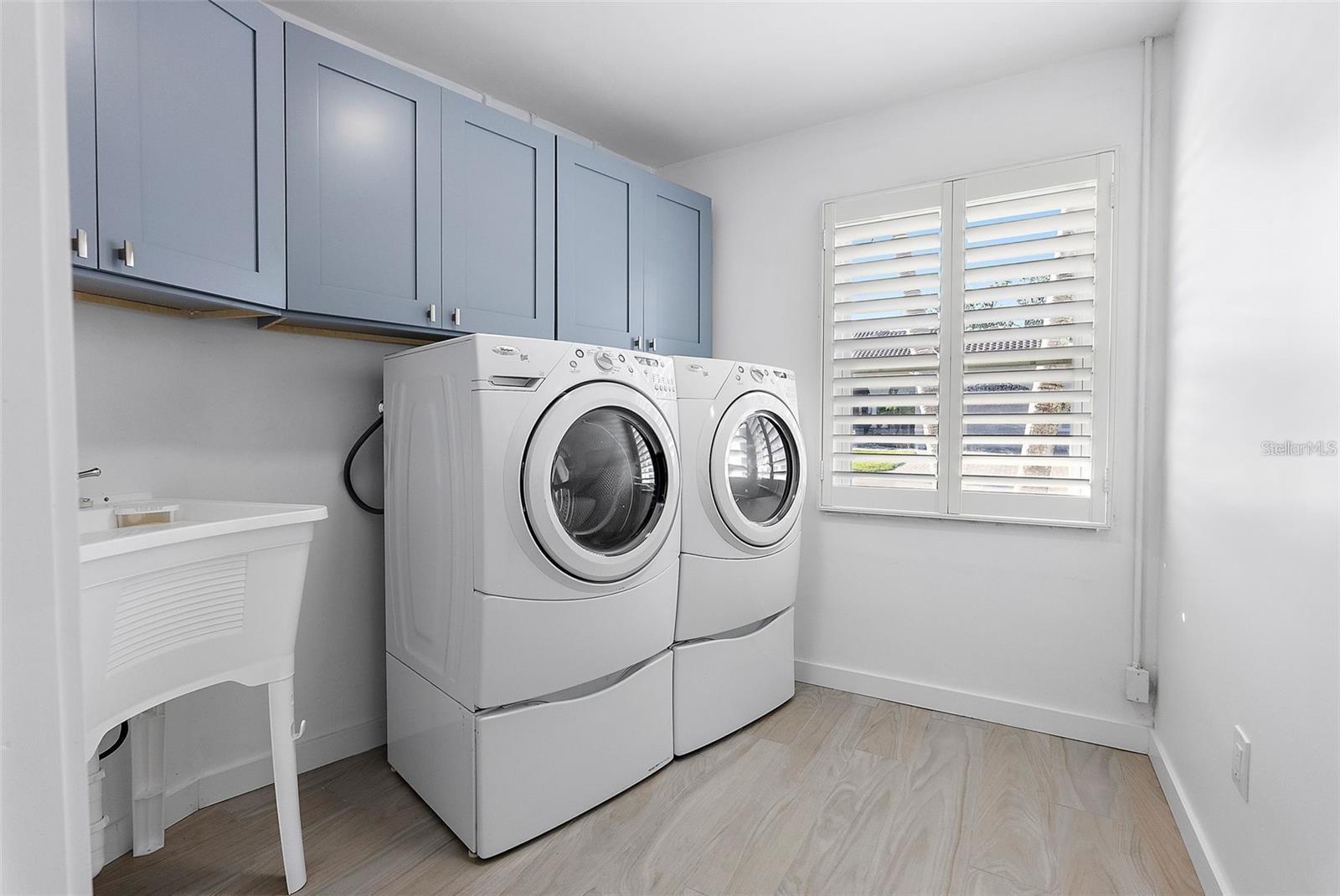 Listing photo id 31 for 1984 Kansas Avenue Ne