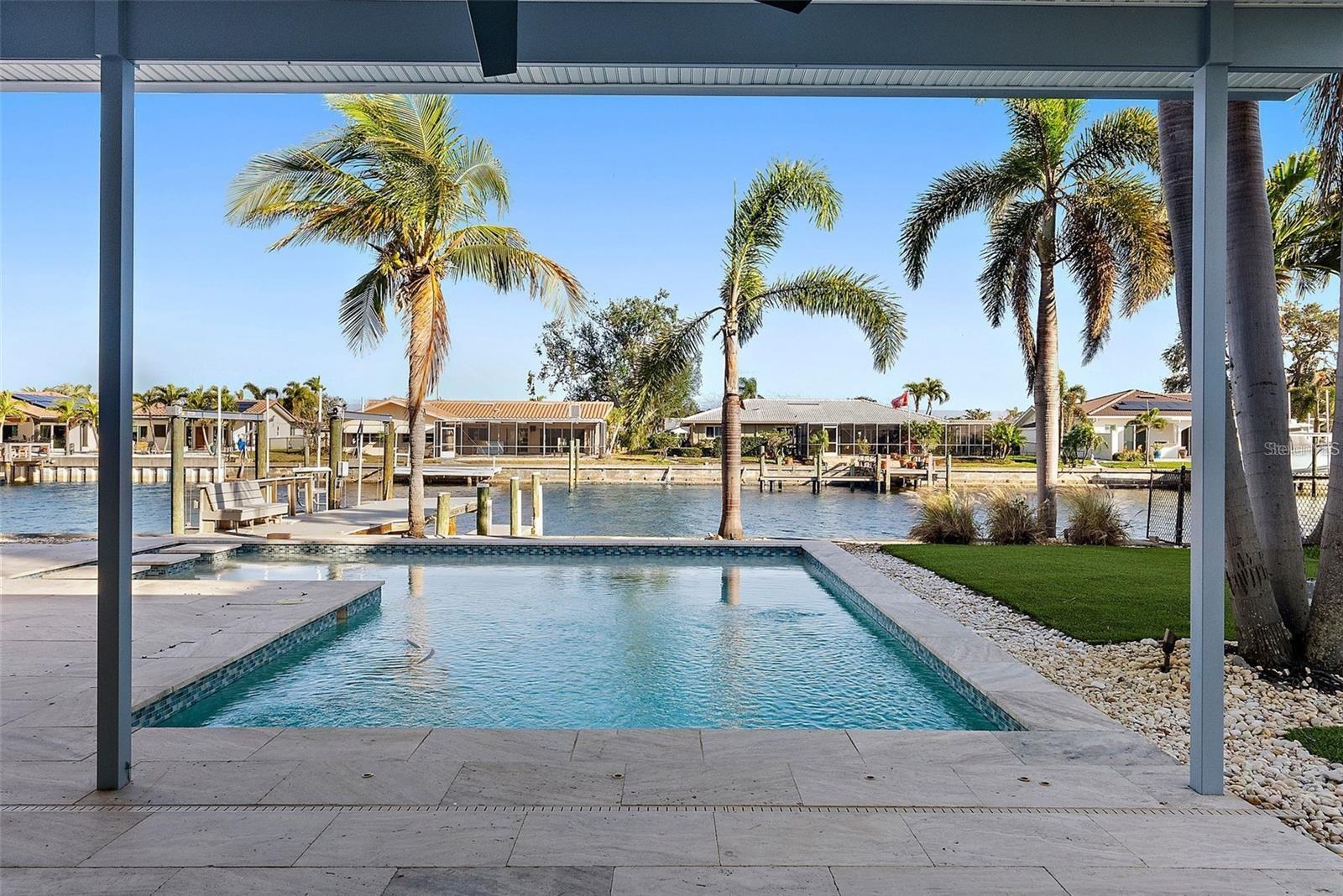 Listing photo id 33 for 1984 Kansas Avenue Ne