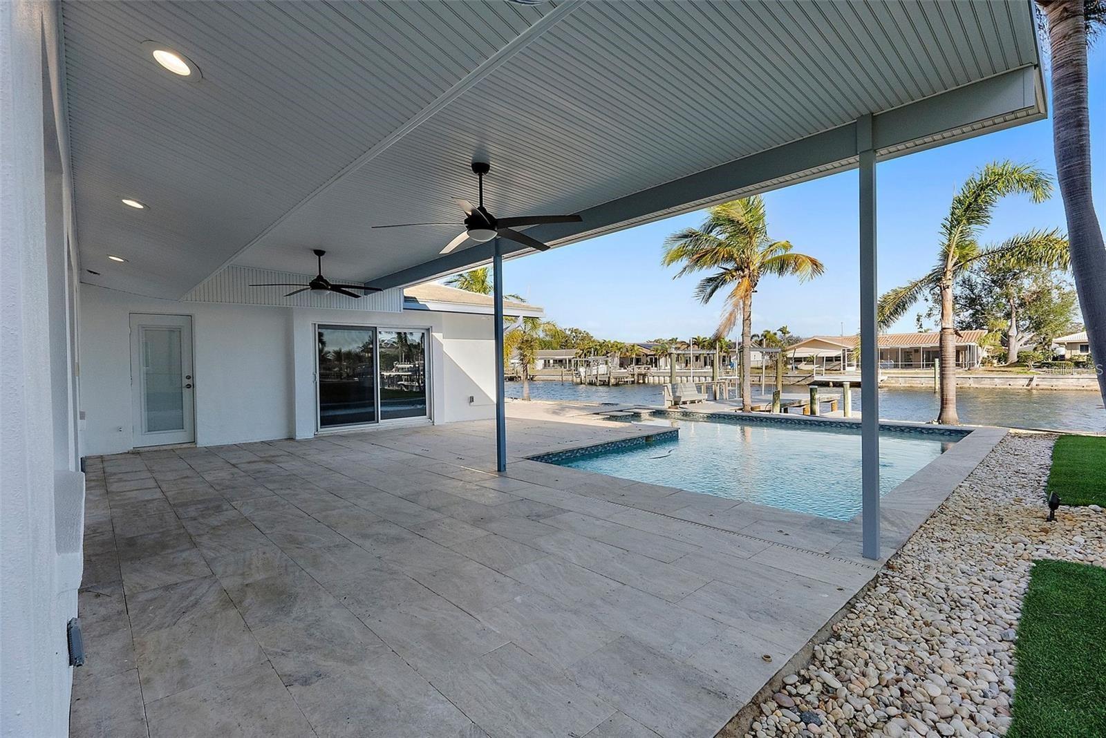 Listing photo id 34 for 1984 Kansas Avenue Ne