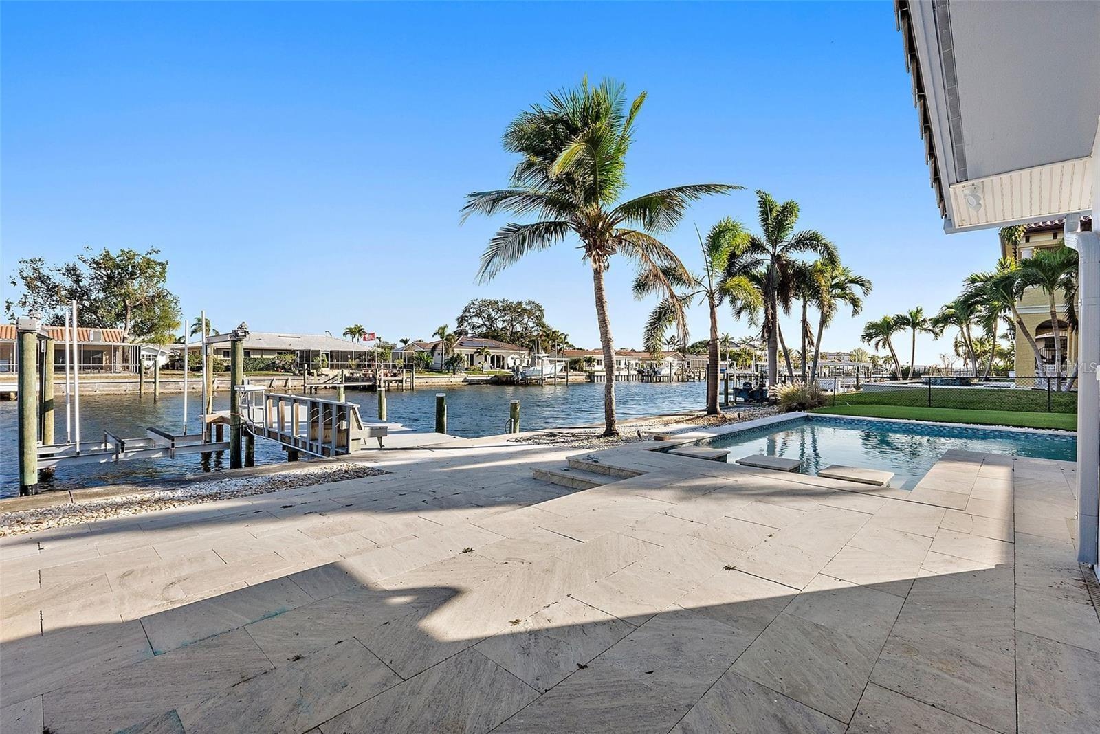 Listing photo id 37 for 1984 Kansas Avenue Ne