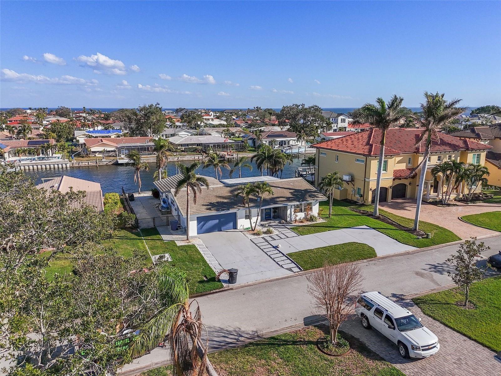 Listing photo id 46 for 1984 Kansas Avenue Ne