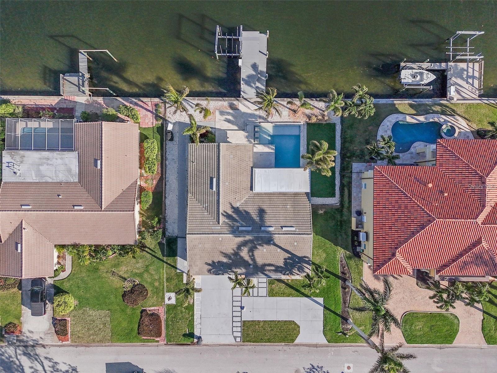 Listing photo id 48 for 1984 Kansas Avenue Ne