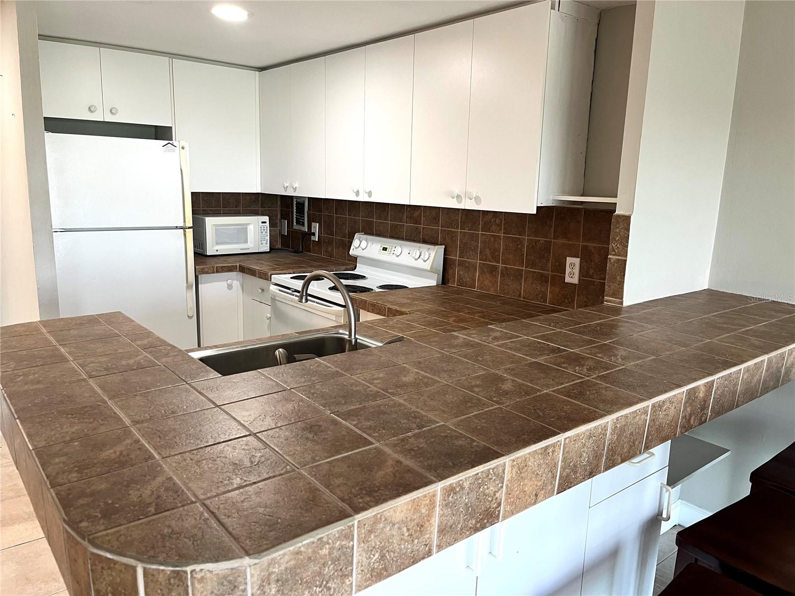 Image 10 of 63 For 880 Mandalay Avenue C512