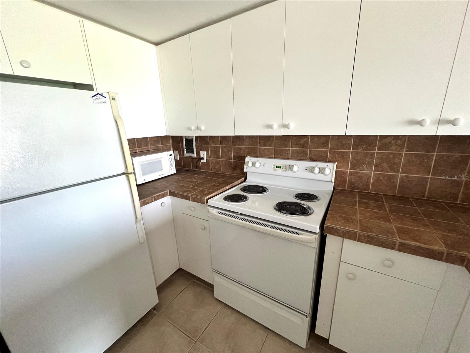 Image 13 of 63 For 880 Mandalay Avenue C512