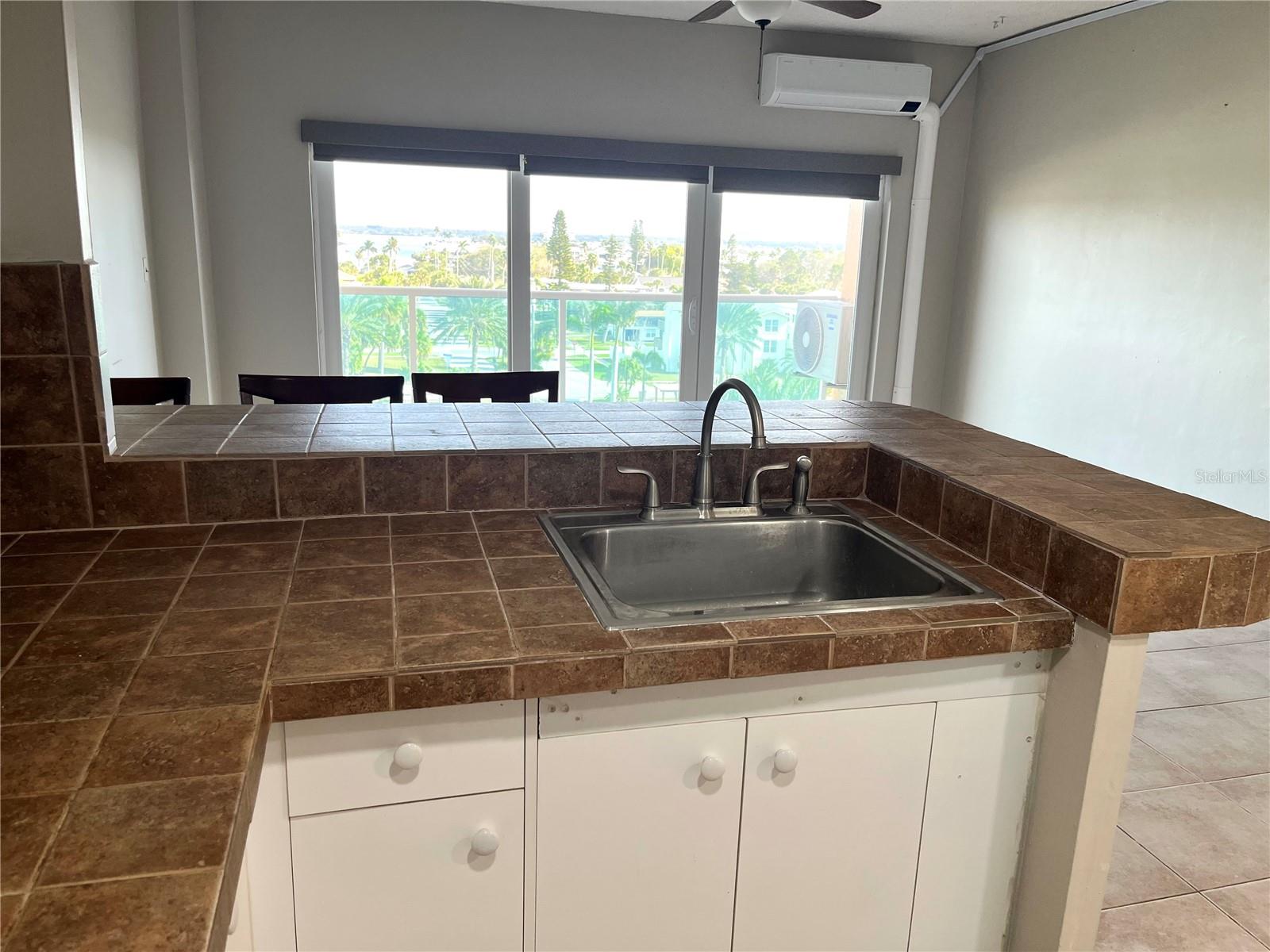 Image 14 of 63 For 880 Mandalay Avenue C512