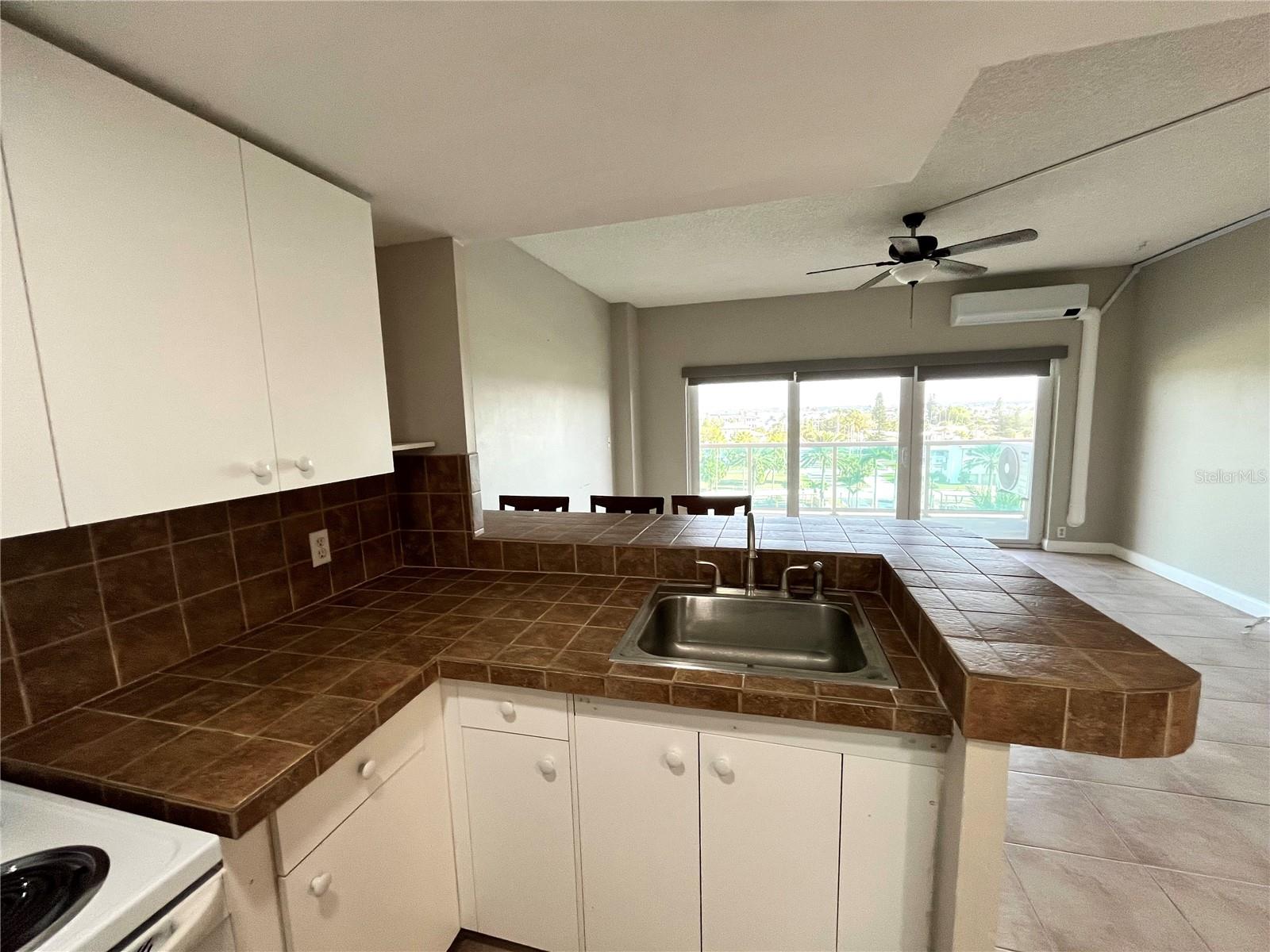 Image 15 of 63 For 880 Mandalay Avenue C512