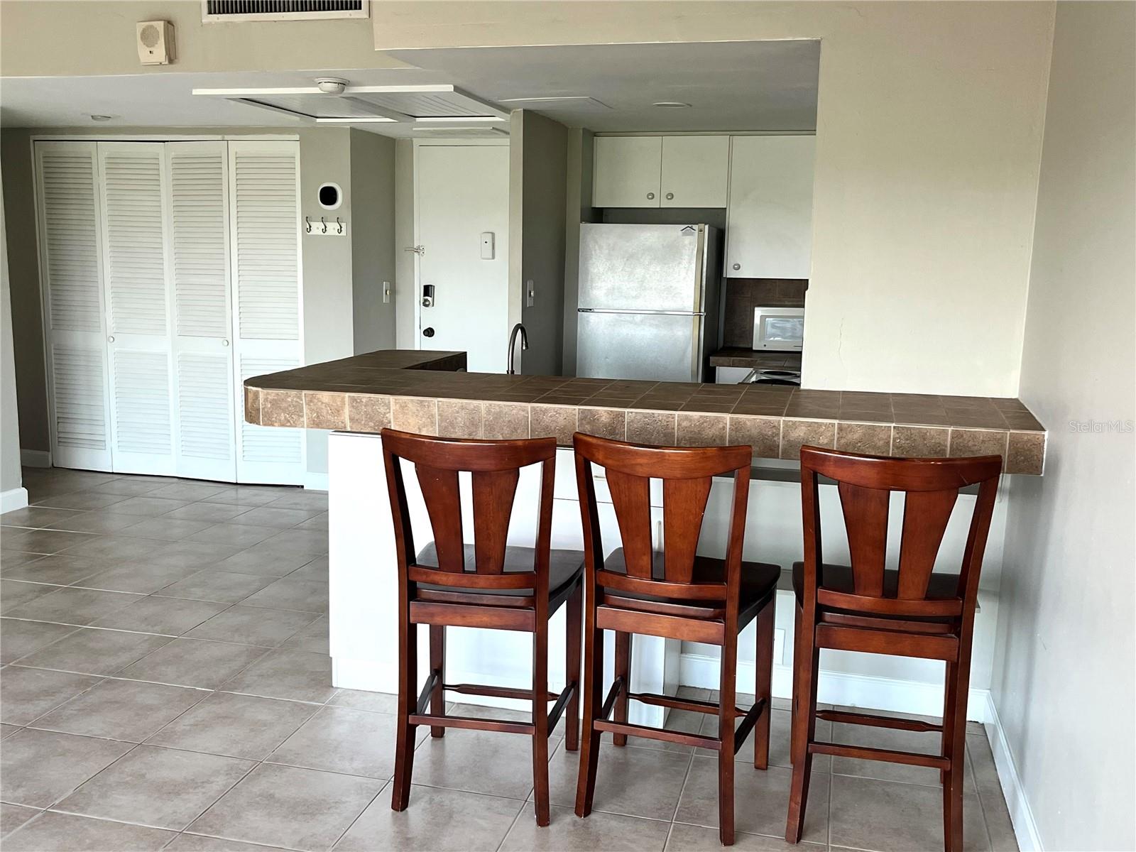 Image 8 of 63 For 880 Mandalay Avenue C512