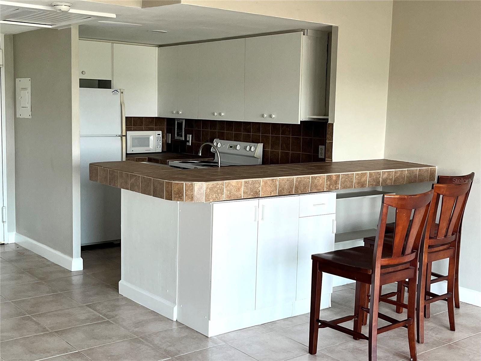 Image 9 of 63 For 880 Mandalay Avenue C512