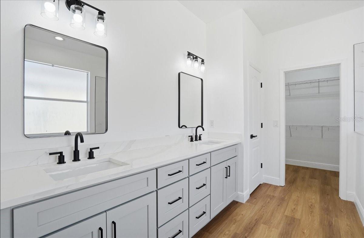 Image 11 of 33 For 9404 Laurel Ledge Drive