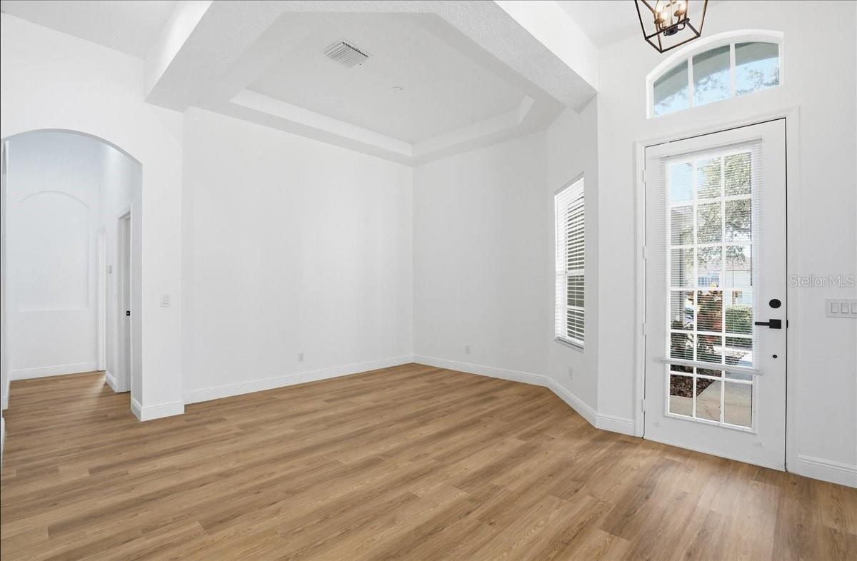 Image 14 of 33 For 9404 Laurel Ledge Drive