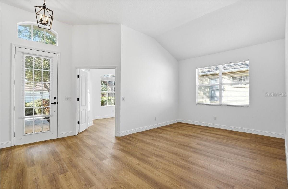 Image 15 of 33 For 9404 Laurel Ledge Drive