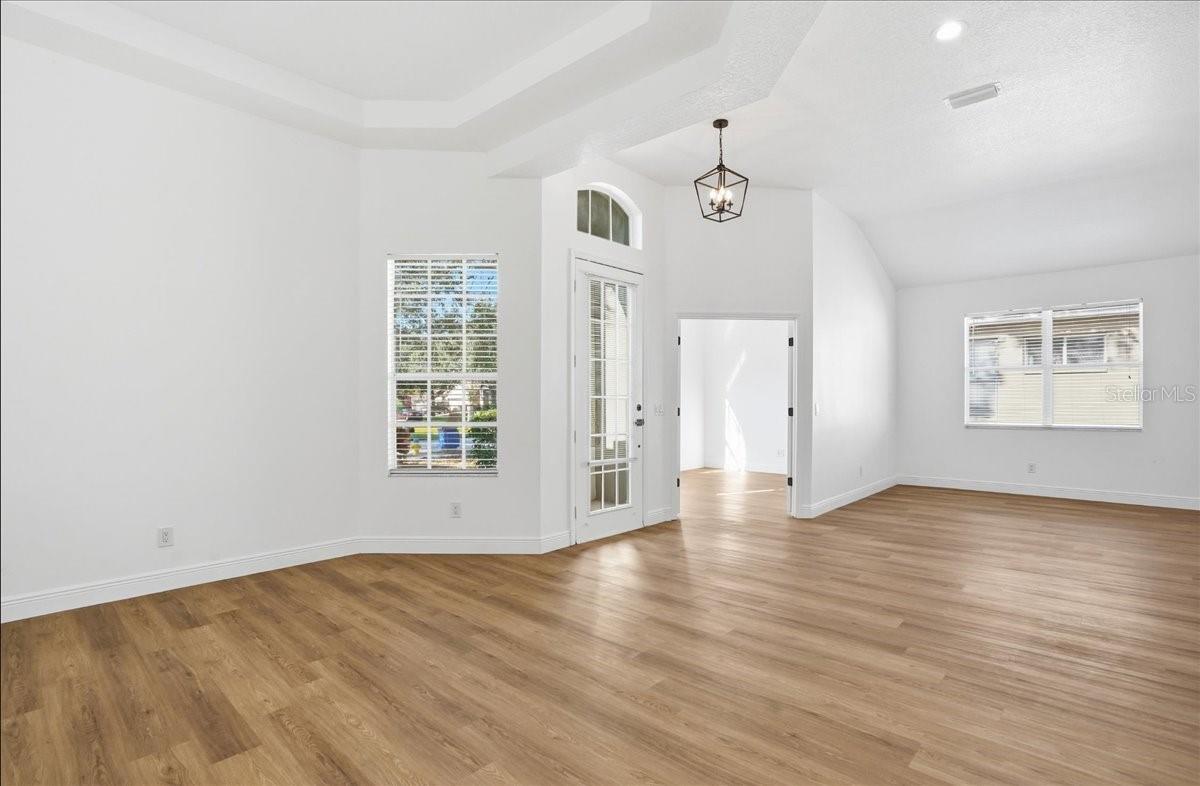 Image 19 of 33 For 9404 Laurel Ledge Drive