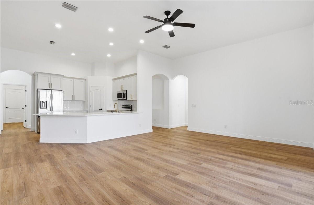 Image 20 of 33 For 9404 Laurel Ledge Drive