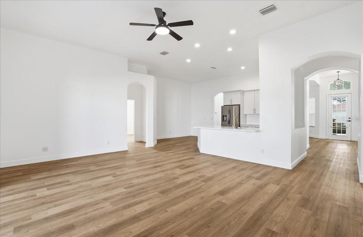 Image 21 of 33 For 9404 Laurel Ledge Drive