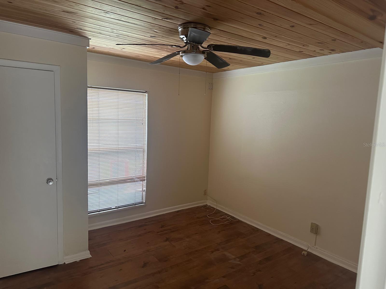 Image 3 of 15 For 212 Chestnut Road