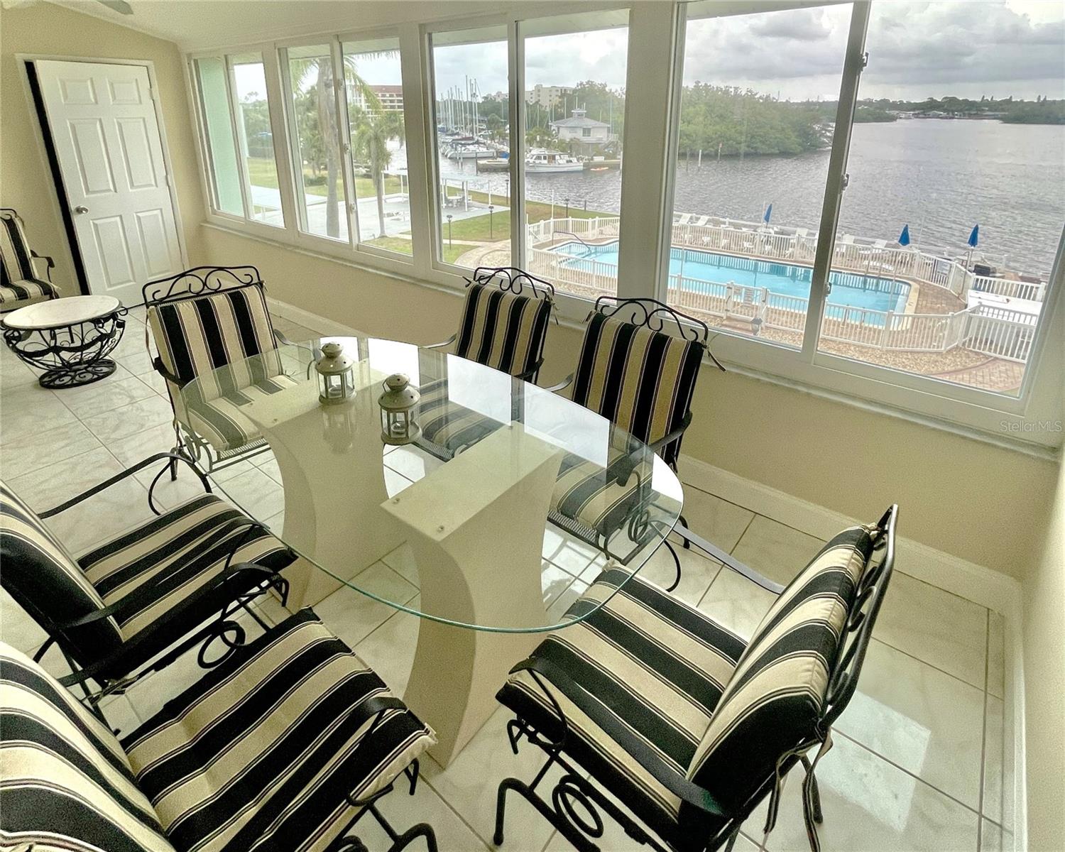 Image 19 of 43 For 1819 Shore Drive S 318