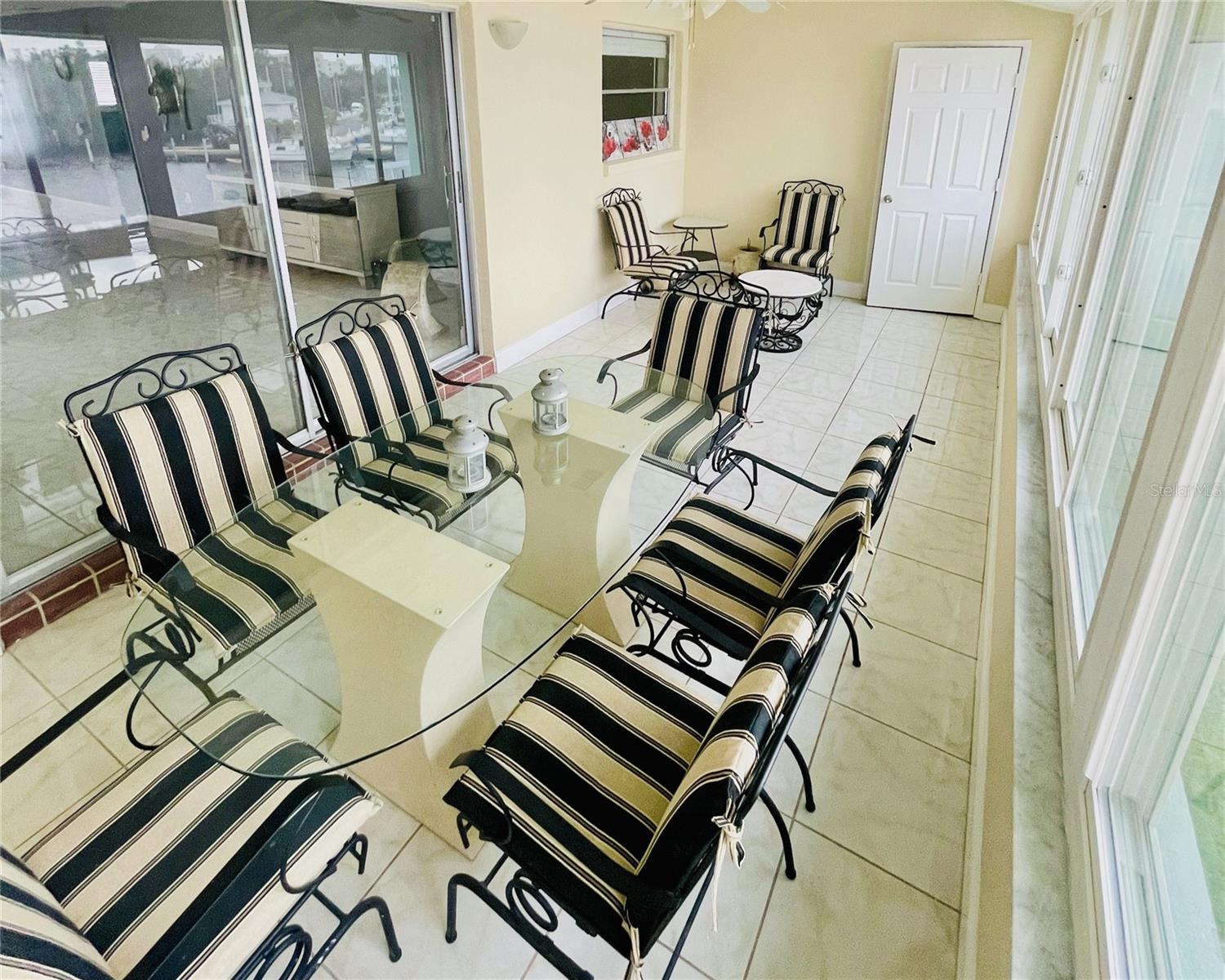 Image 21 of 43 For 1819 Shore Drive S 318