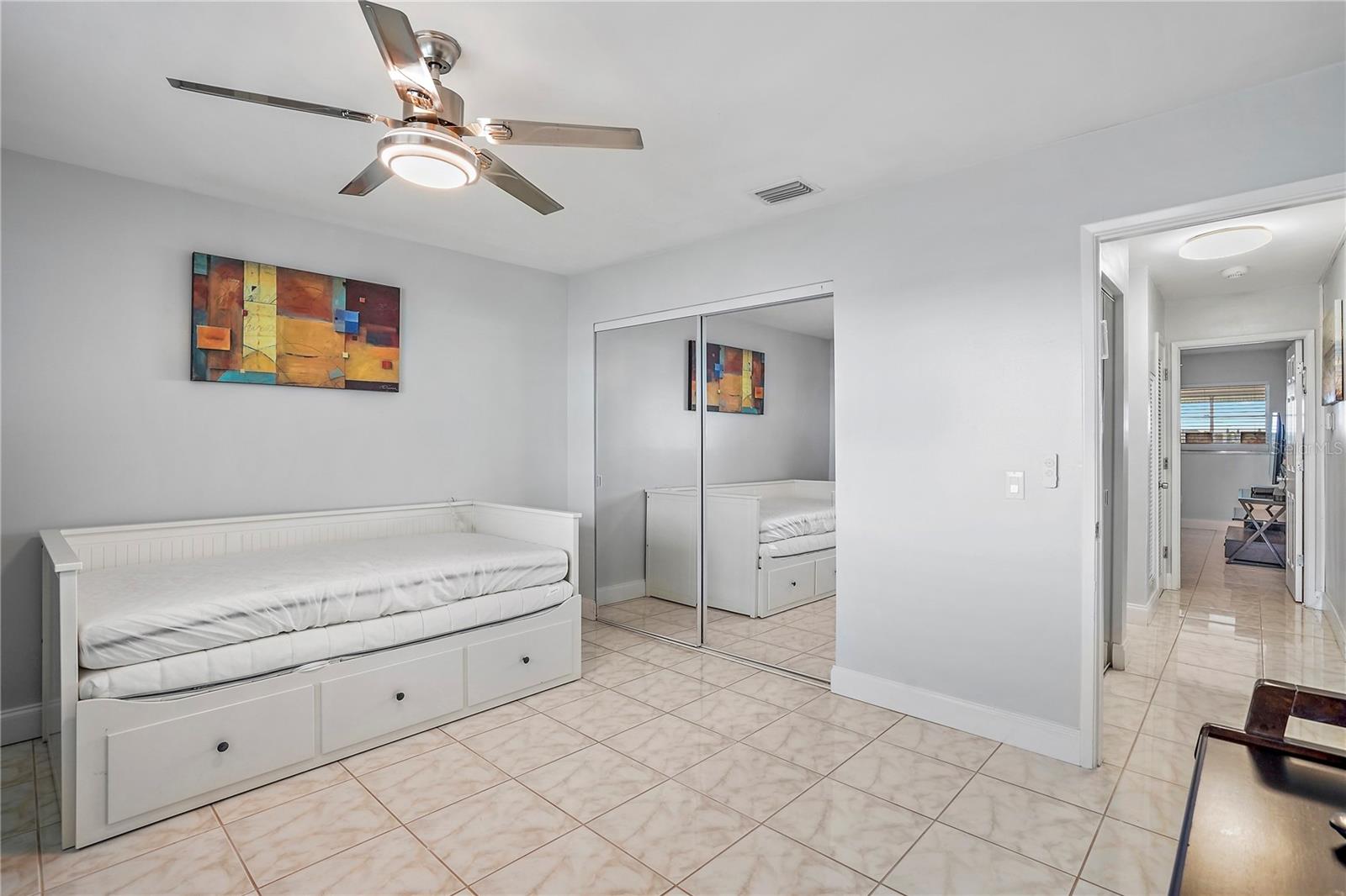 Image 28 of 43 For 1819 Shore Drive S 318