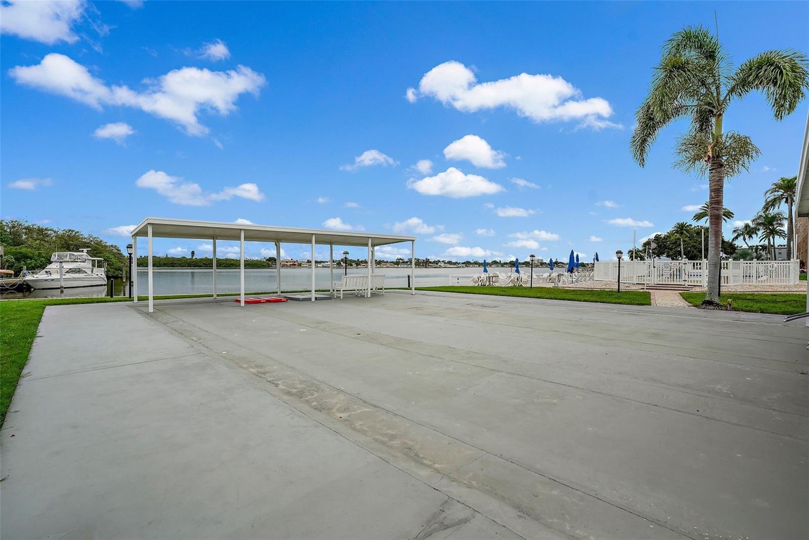 Image 33 of 43 For 1819 Shore Drive S 318