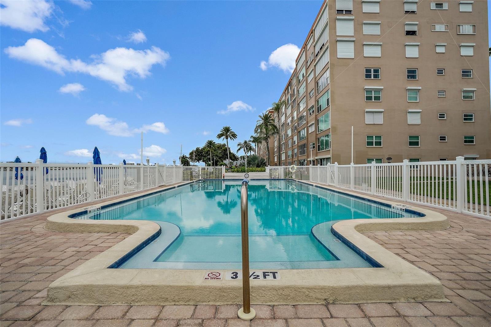 Image 34 of 43 For 1819 Shore Drive S 318