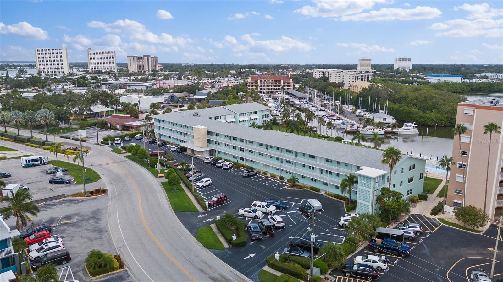 Image 36 of 43 For 1819 Shore Drive S 318