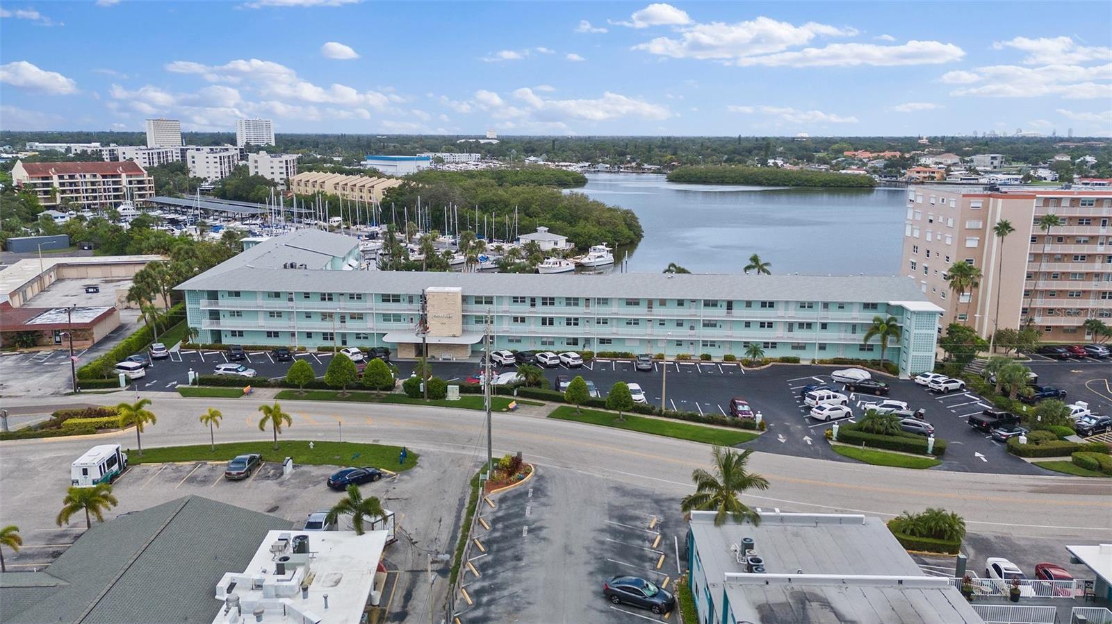 Image 37 of 43 For 1819 Shore Drive S 318