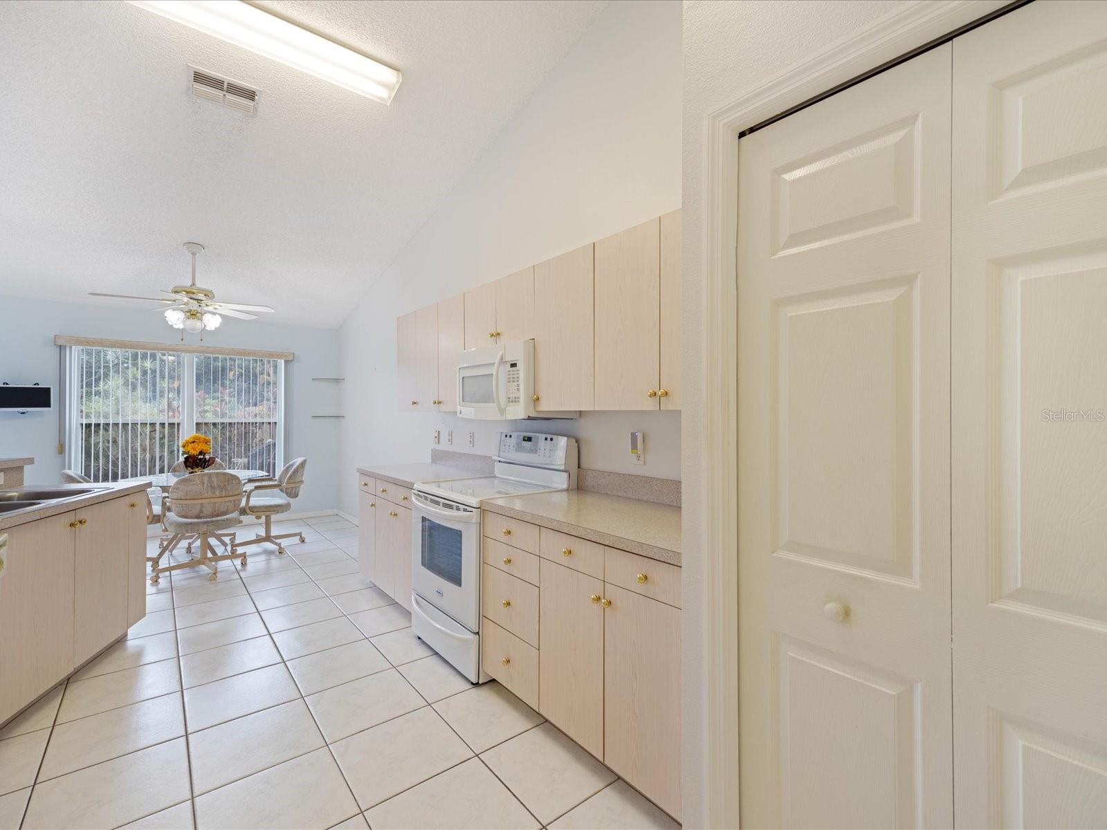 Image 31 of 47 For 3014 Pepperwood Lane W