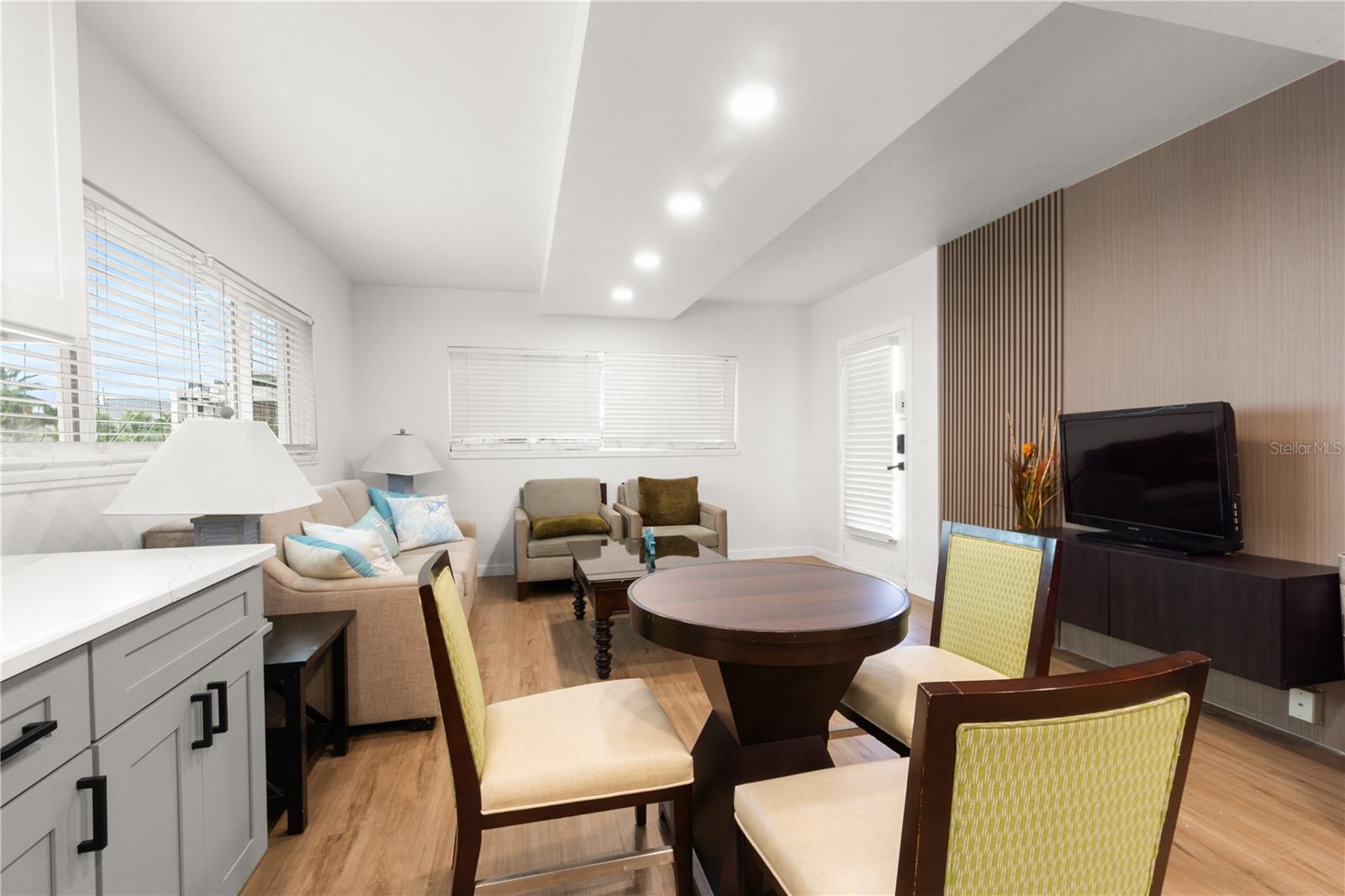 Image 2 of 32 For 3675 Gulf Boulevard 6