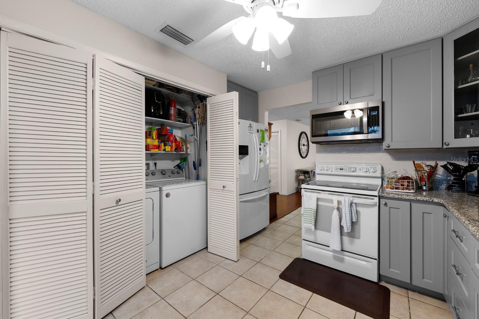 Image 12 of 29 For 13006 Wedgewood Way B