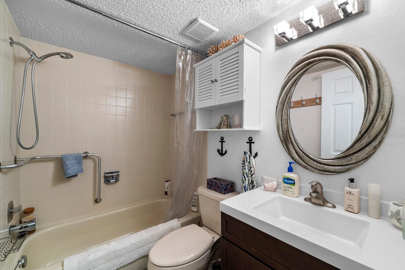 Image 18 of 29 For 13006 Wedgewood Way B