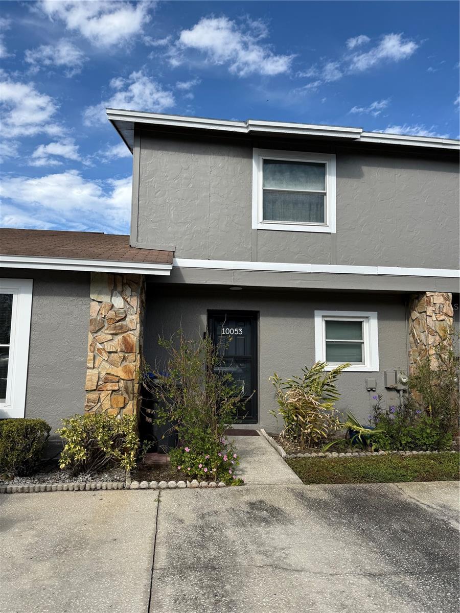 Details for 10053 Lake Oak Circle, TAMPA, FL 33624