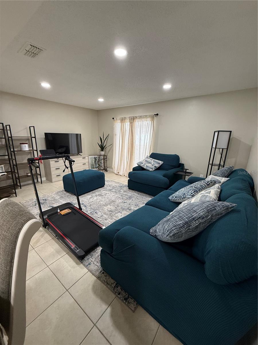 Image 10 of 23 For 10053 Lake Oak Circle