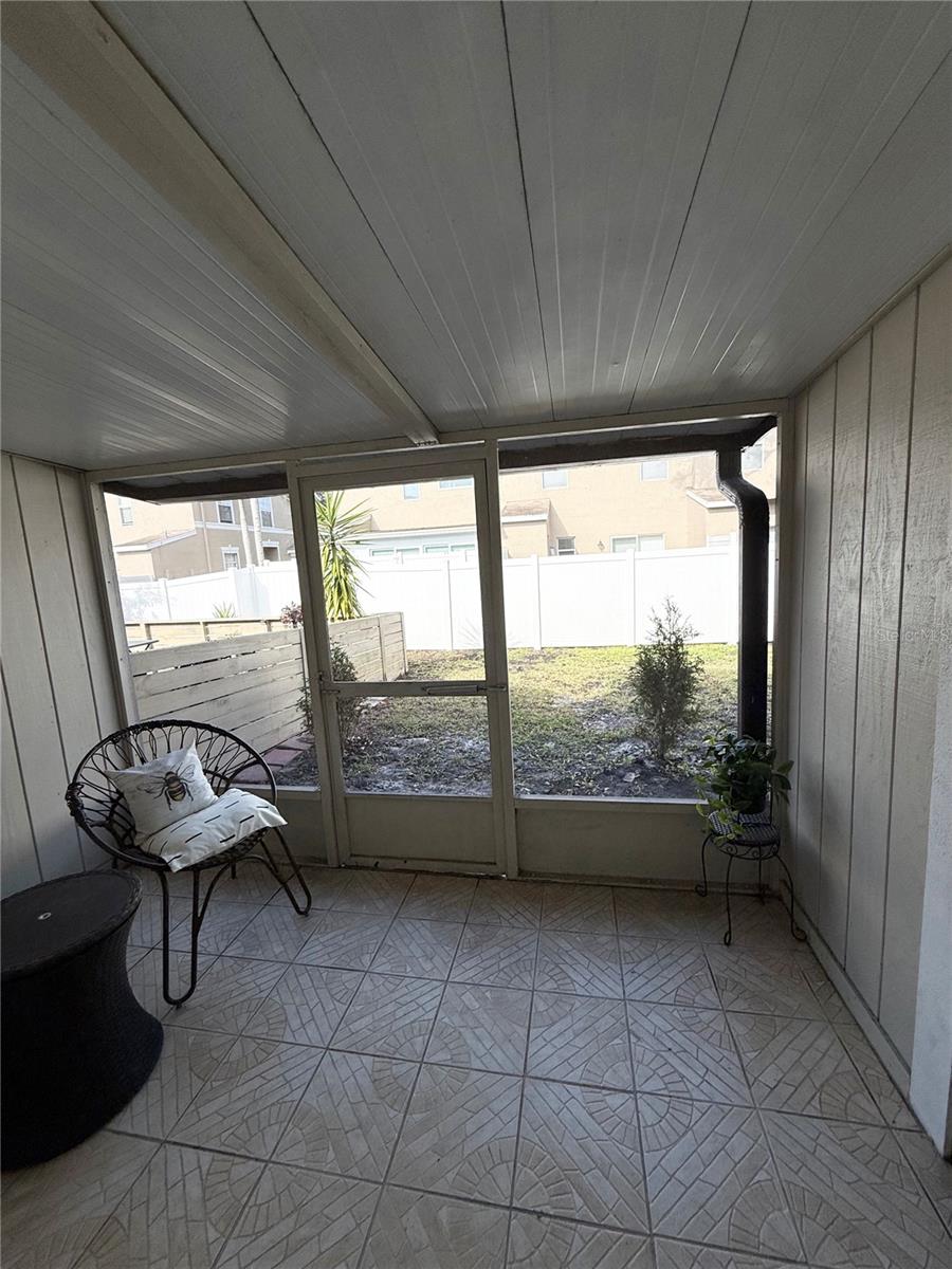 Image 12 of 23 For 10053 Lake Oak Circle