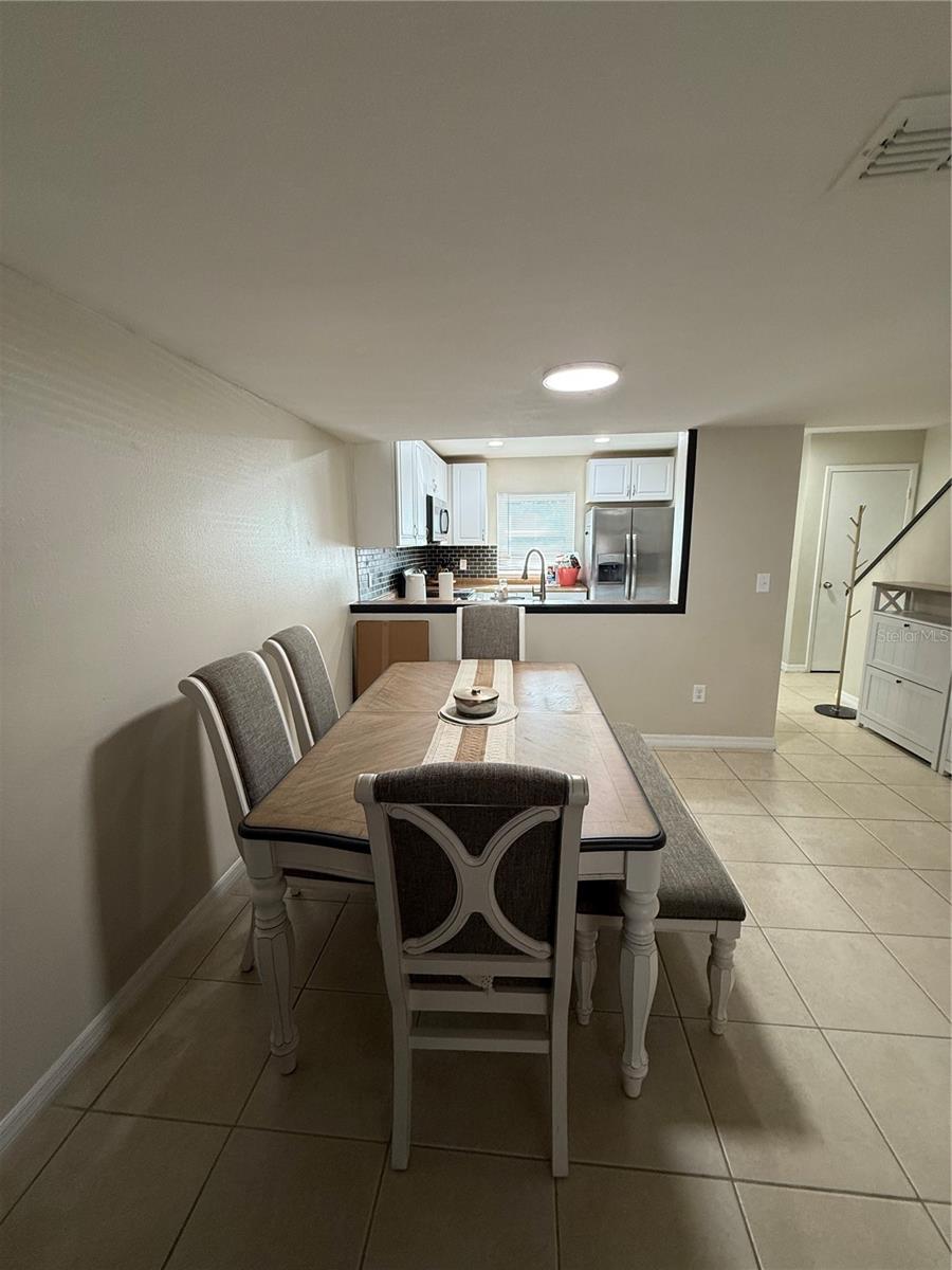 Image 4 of 23 For 10053 Lake Oak Circle