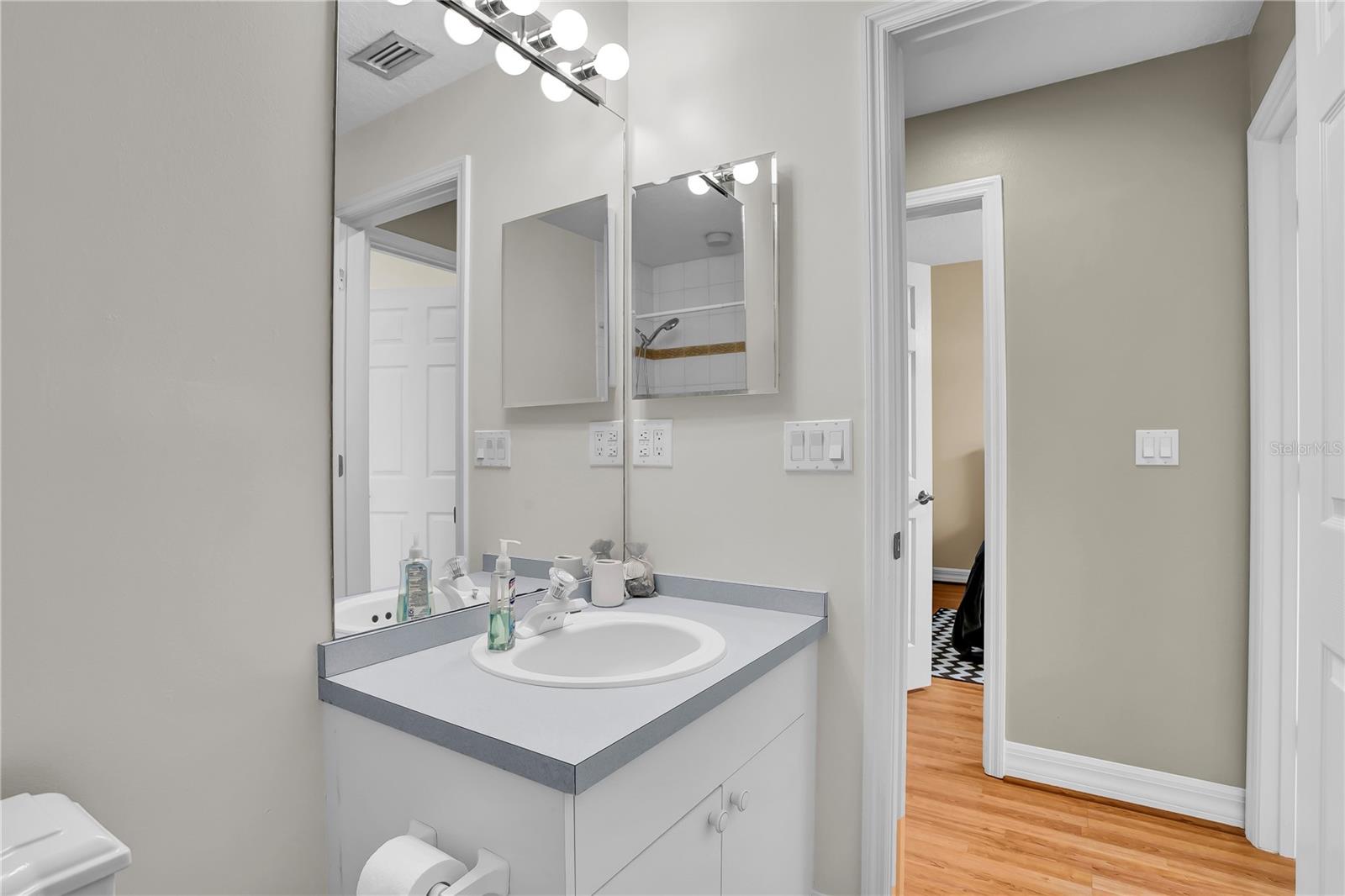 Image 41 of 50 For 2536 Eagles Crossing Drive