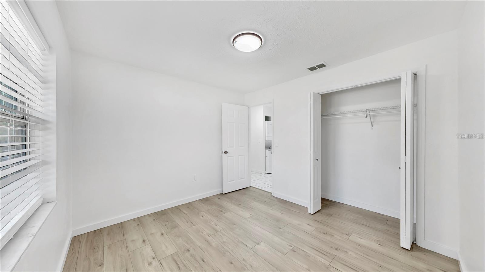 Image 9 of 10 For 1204 Seneca Avenue B