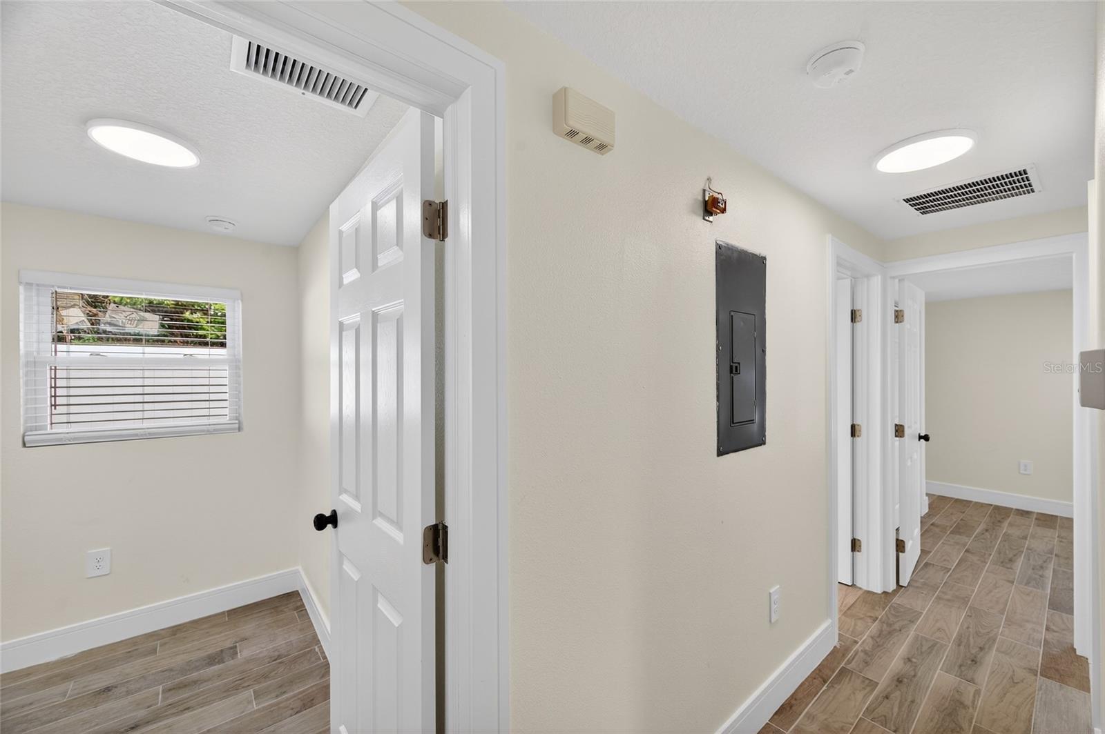 Image 15 of 37 For 17352 Us Highway 41