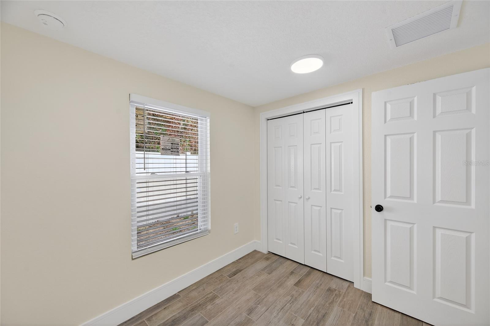 Image 24 of 37 For 17352 Us Highway 41