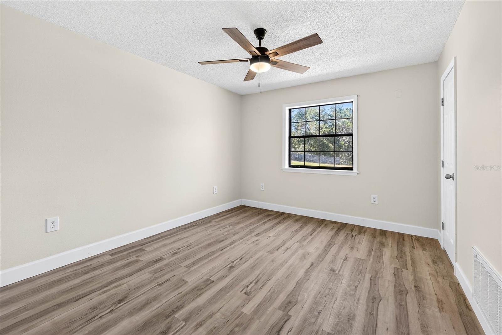 Image 12 of 27 For 14252 Trinity Road