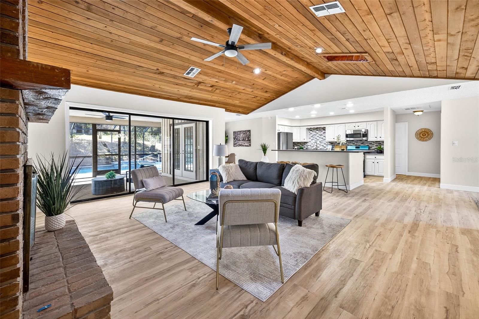 Image 4 of 27 For 14252 Trinity Road