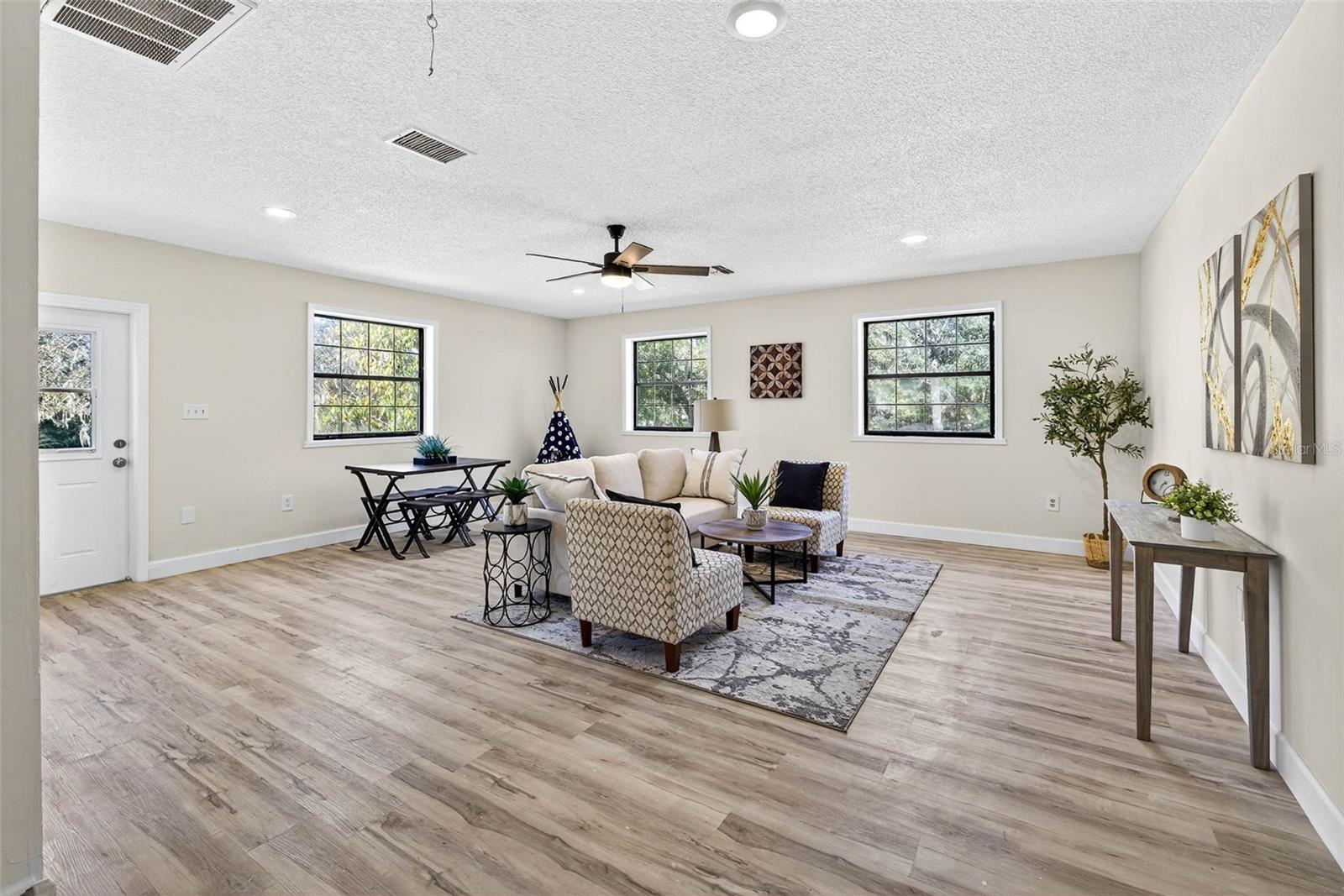 Image 9 of 27 For 14252 Trinity Road