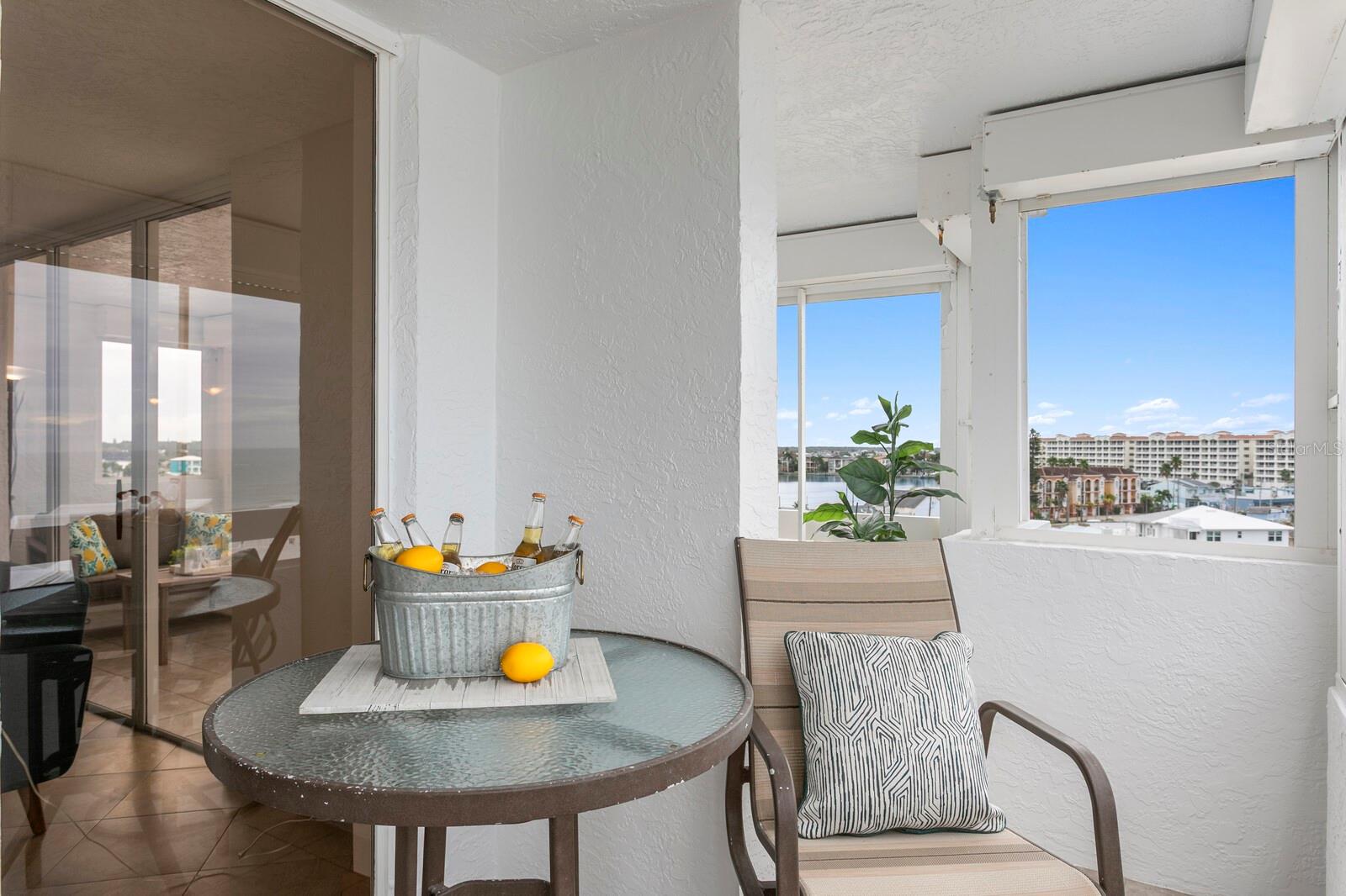 Listing photo id 12 for 17900 Gulf Boulevard 6a