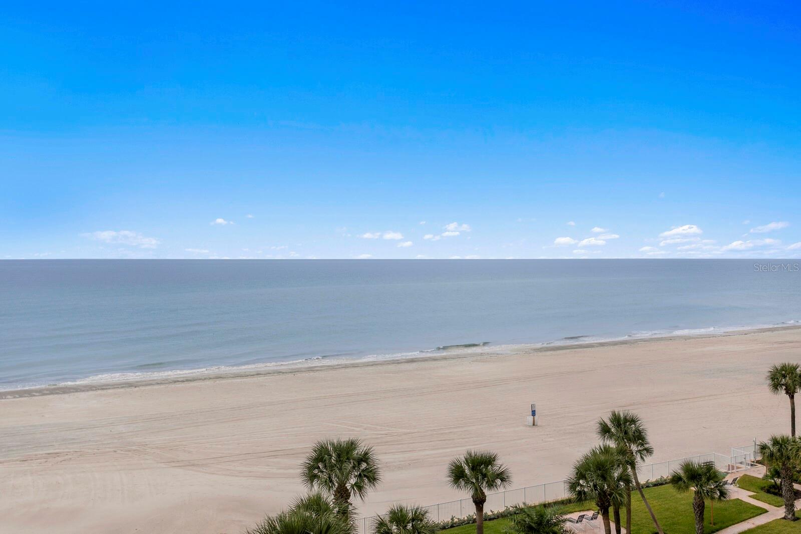 Listing photo id 14 for 17900 Gulf Boulevard 6a