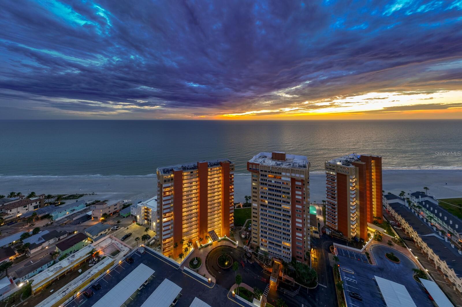 Listing photo id 0 for 17900 Gulf Boulevard 6a