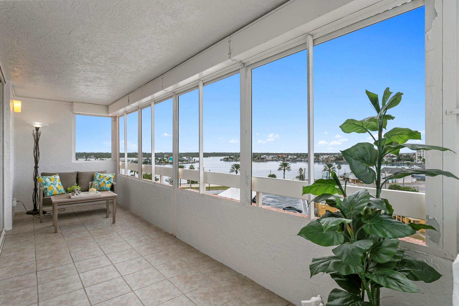 Listing photo id 19 for 17900 Gulf Boulevard 6a