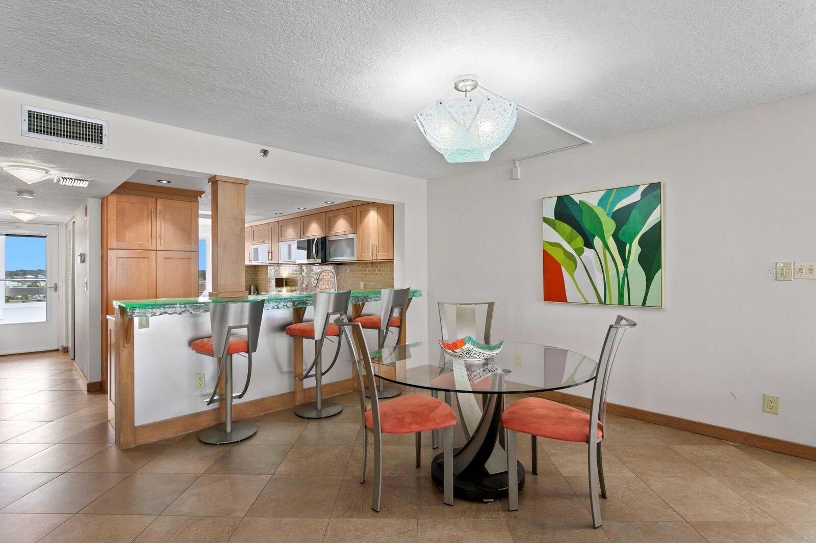 Listing photo id 23 for 17900 Gulf Boulevard 6a