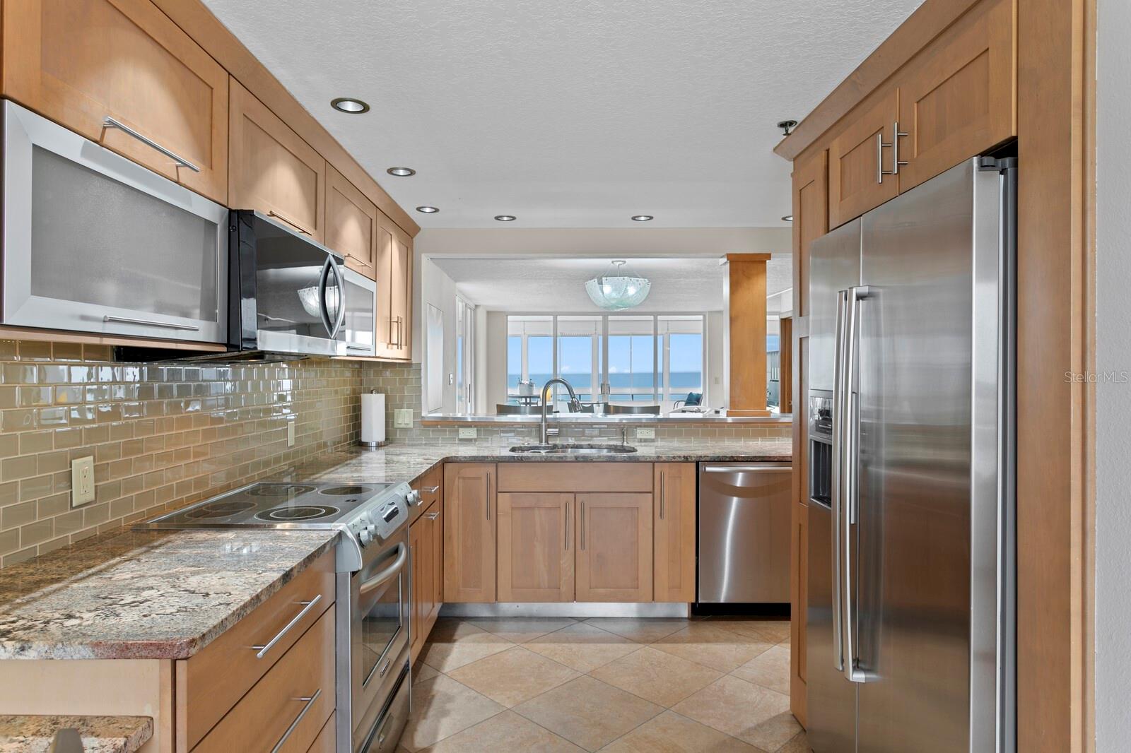 Listing photo id 28 for 17900 Gulf Boulevard 6a