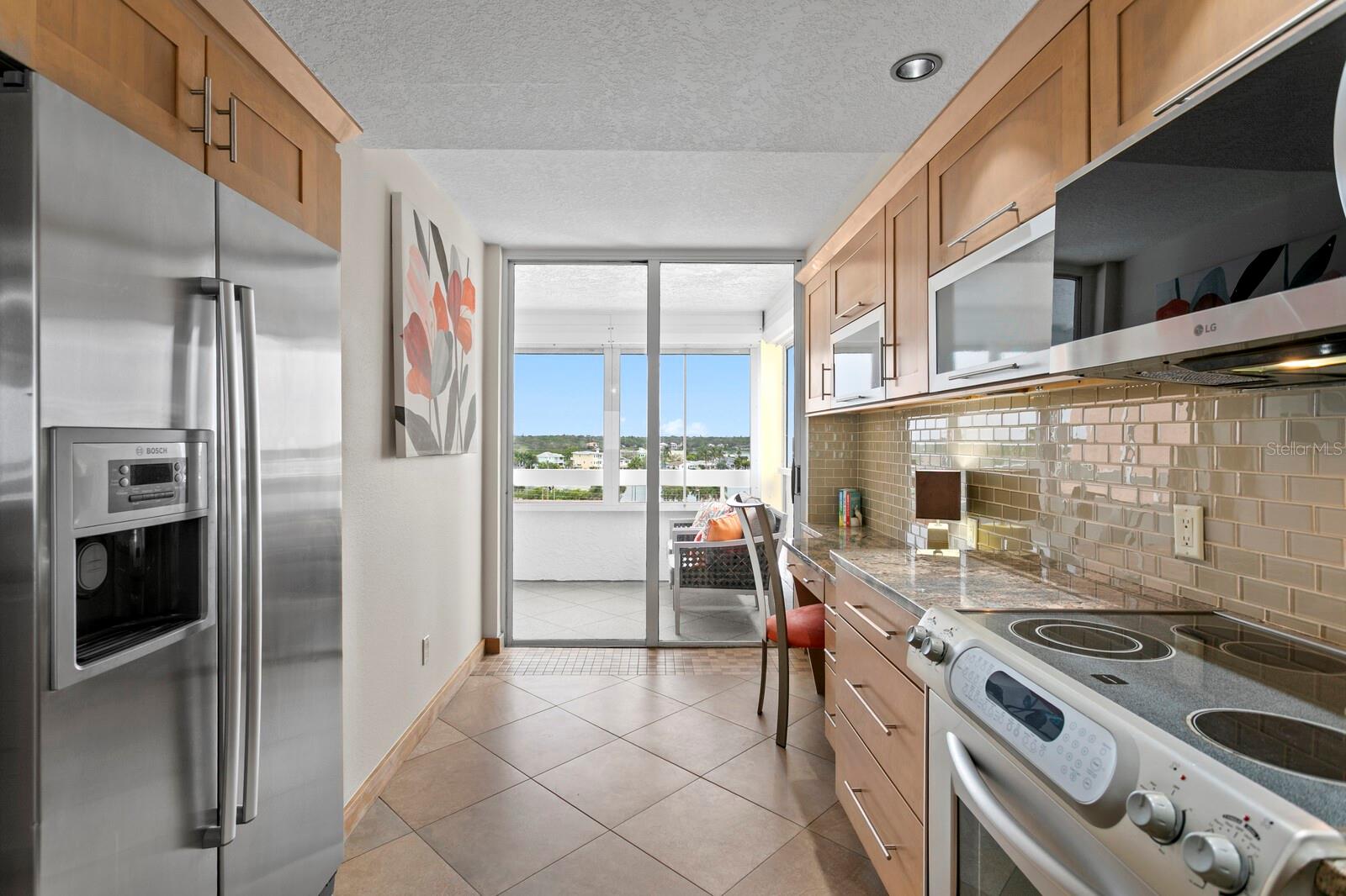 Listing photo id 31 for 17900 Gulf Boulevard 6a