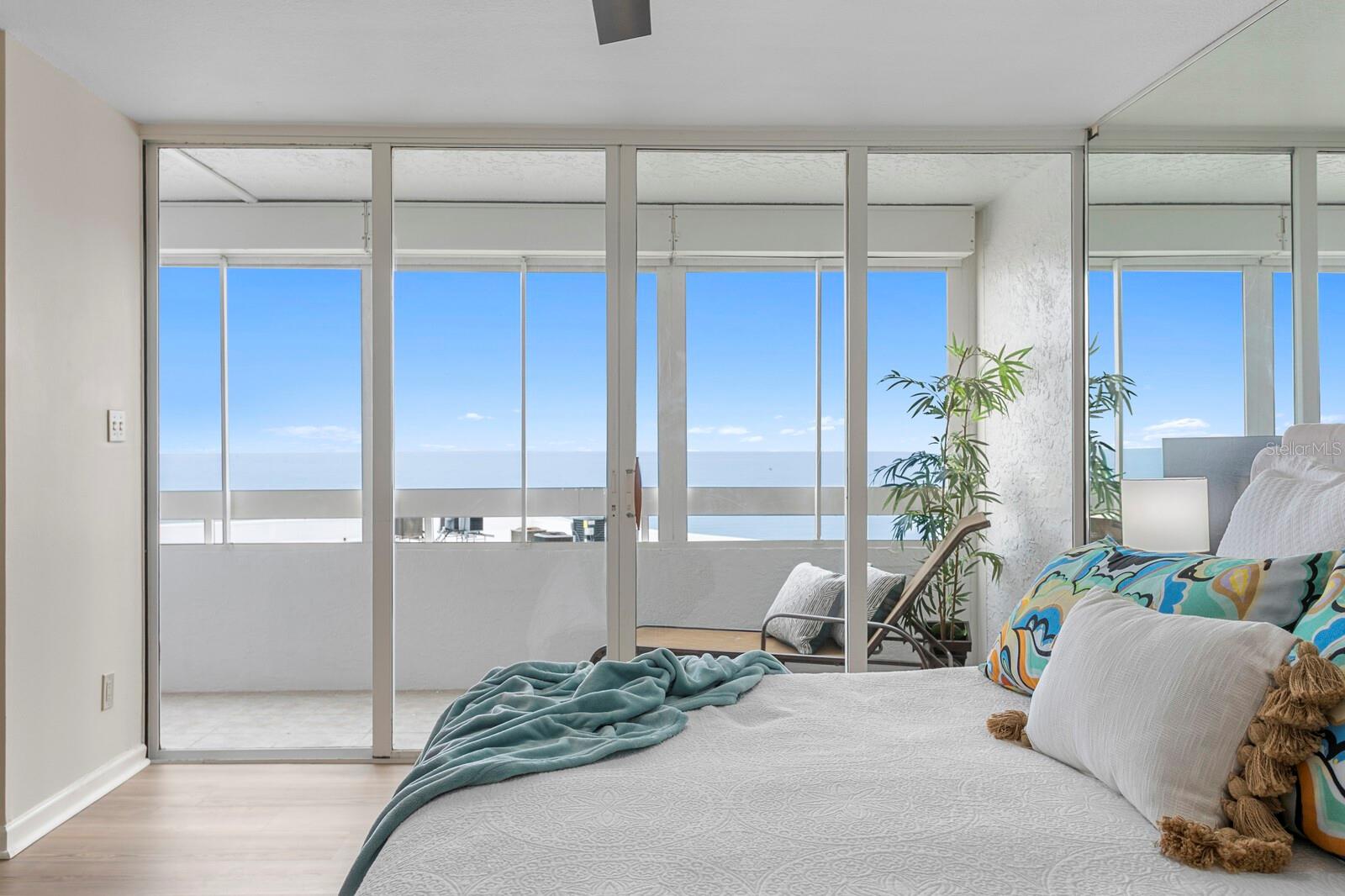 Listing photo id 43 for 17900 Gulf Boulevard 6a